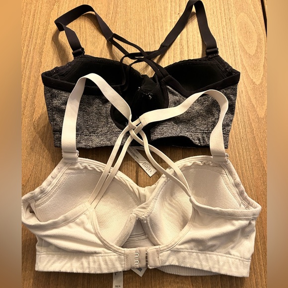Women’s Victorias Secret Sport Wired and Padded Sport Bras size 32D - Picture 4 of 4